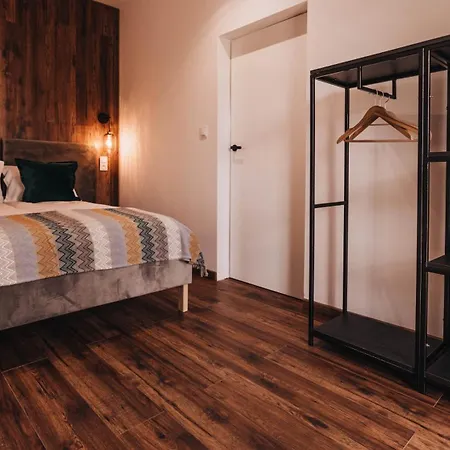 Rozewie -apartamenty Z Kominkami ,sniadanie, Jastrzebia Gora